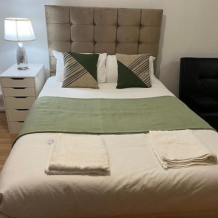 Ensuite With Kitchen Ext Large Room With Balcony In Zone 2 伦敦 外观 照片